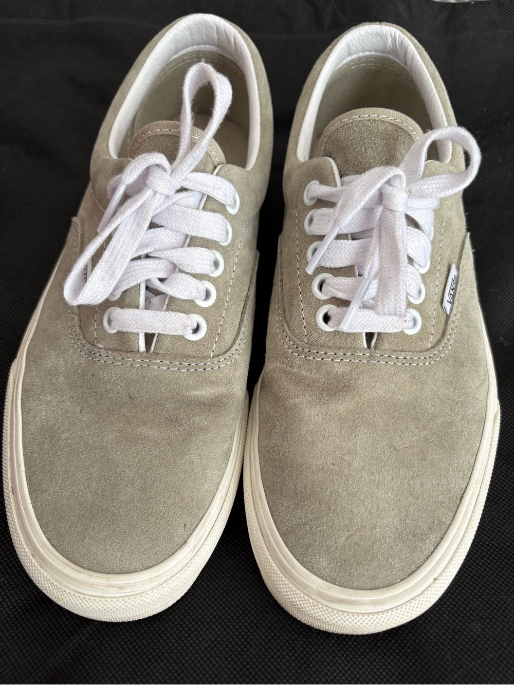 EUC Vans Suede Skate Sneakers Mossy Green suede comes with og box - Picture 3 of 6